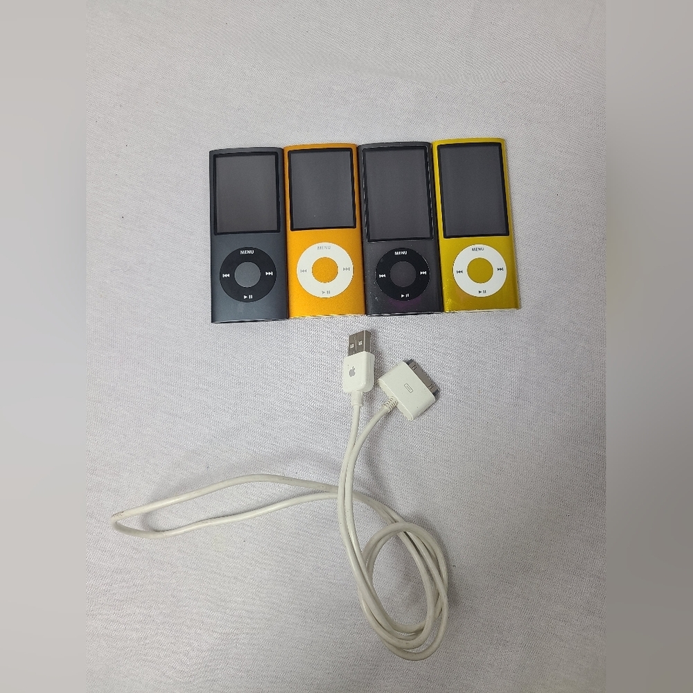 Apple iPod nano Lot Of 4- 4th And 5th Gen I Pods- Needs New Batteries AS IS
